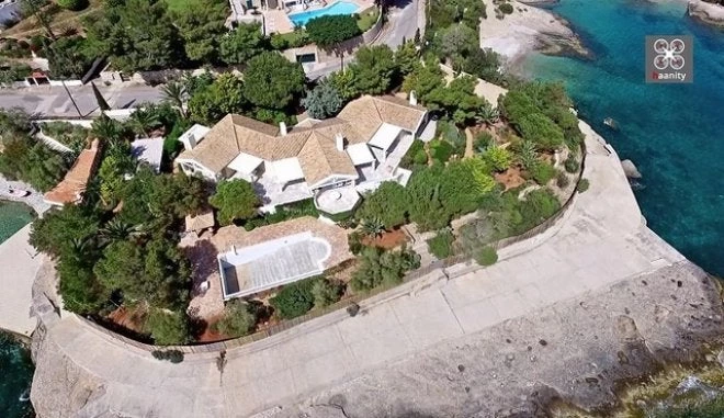 Η χερσόνησος των επωνύμων με τις ακριβότερες βίλες στην Ελλάδα (βίντεο)